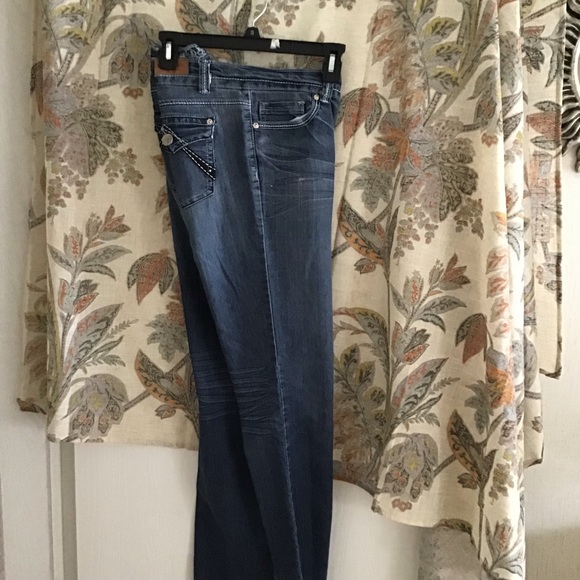Do Denim NY size 9/32” prewashed faded look 🌺 great look - Picture 4 of 7